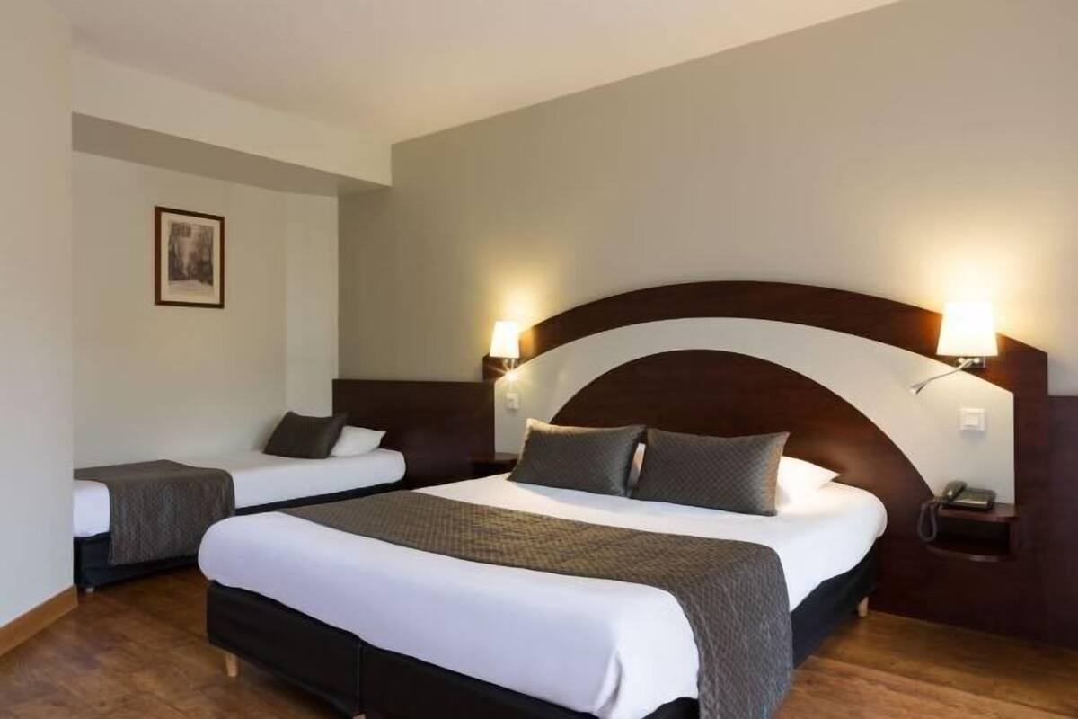 In-room safe, desk, soundproofing, cots/infant beds