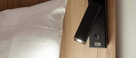 Bureau, rideaux occultants, chambres insonorisées