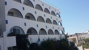 المنشأة من الخارج