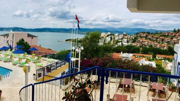 Sundeck