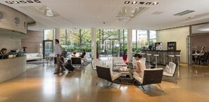 Sala de estar en el lobby