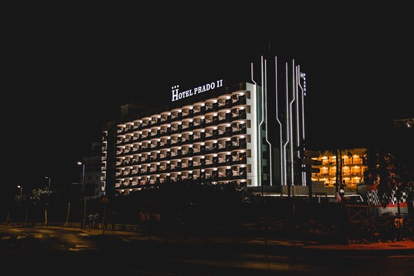 Front of property – evening/night - Prado II (Peniscola)