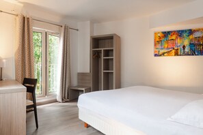 Standard Double Room | Premium bedding, desk, iron/ironing board, free WiFi