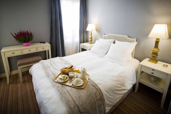Hôtel Champerret Héliopolis - Levallois-Perret
