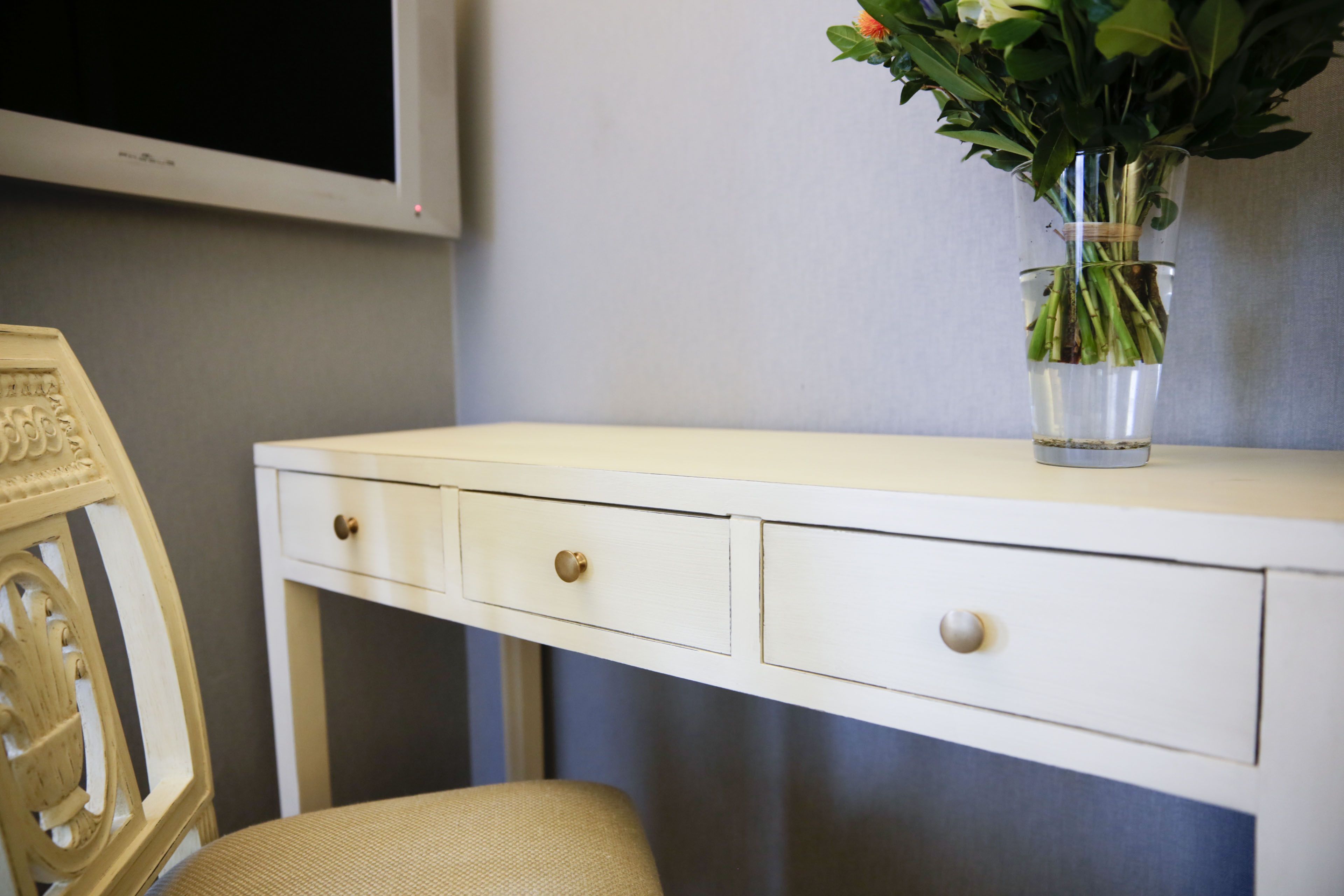 desk, laptop workspace, blackout curtains, free cots/infant beds