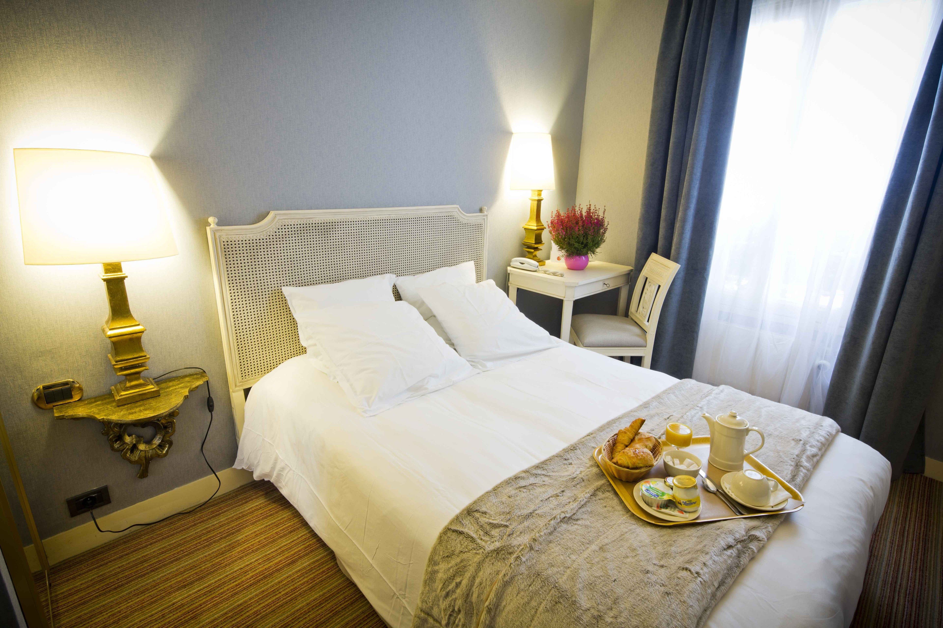 classic double room | desk, laptop workspace, blackout curtains, free cots/infant beds