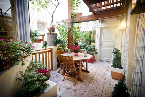 Garden - Hôtel Champerret Héliopolis (Paris)