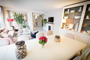 Colazione continentale, servita tutte le mattine (11.5 EUR a persona) 