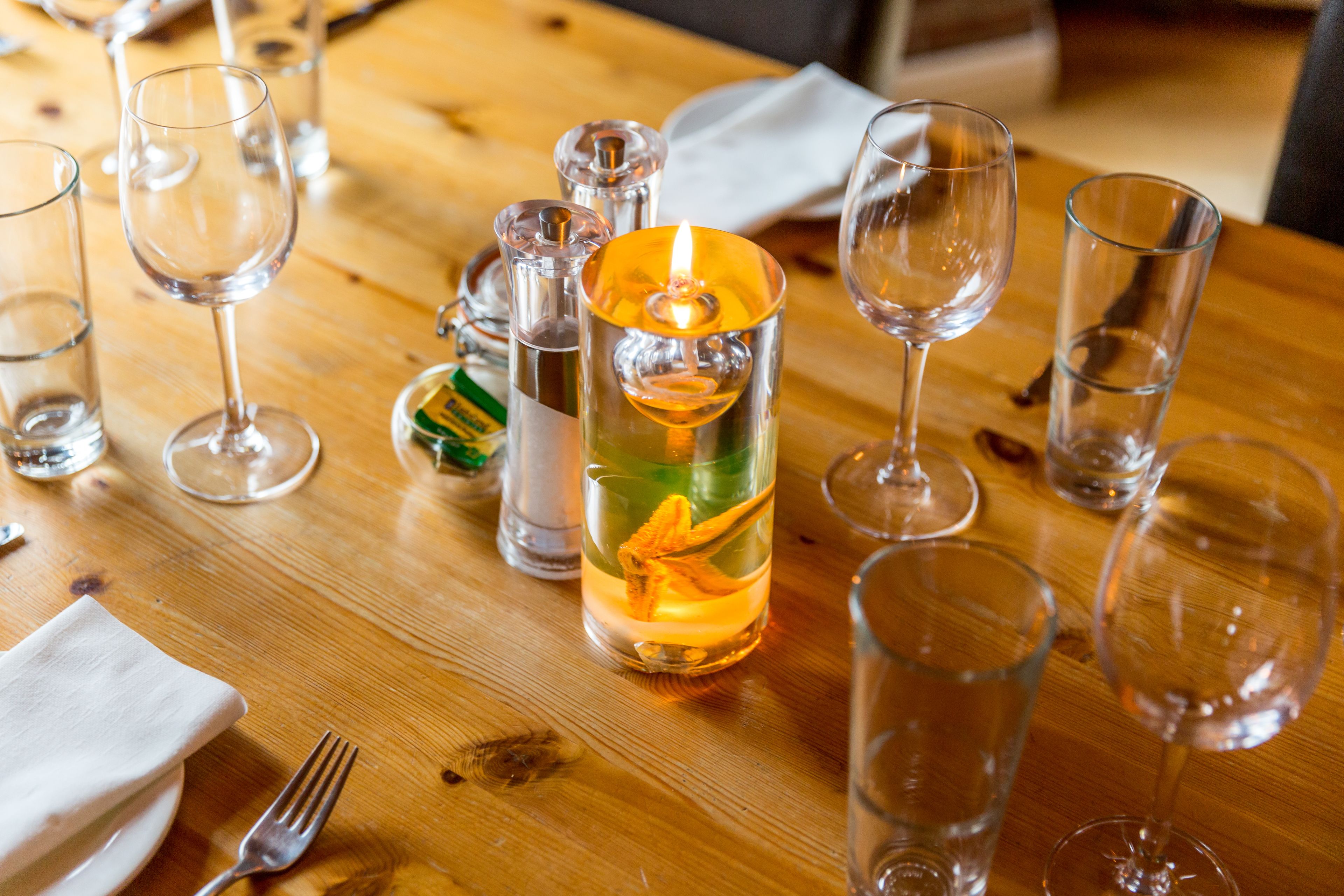 breakfast, lunch, dinner served; international cuisine