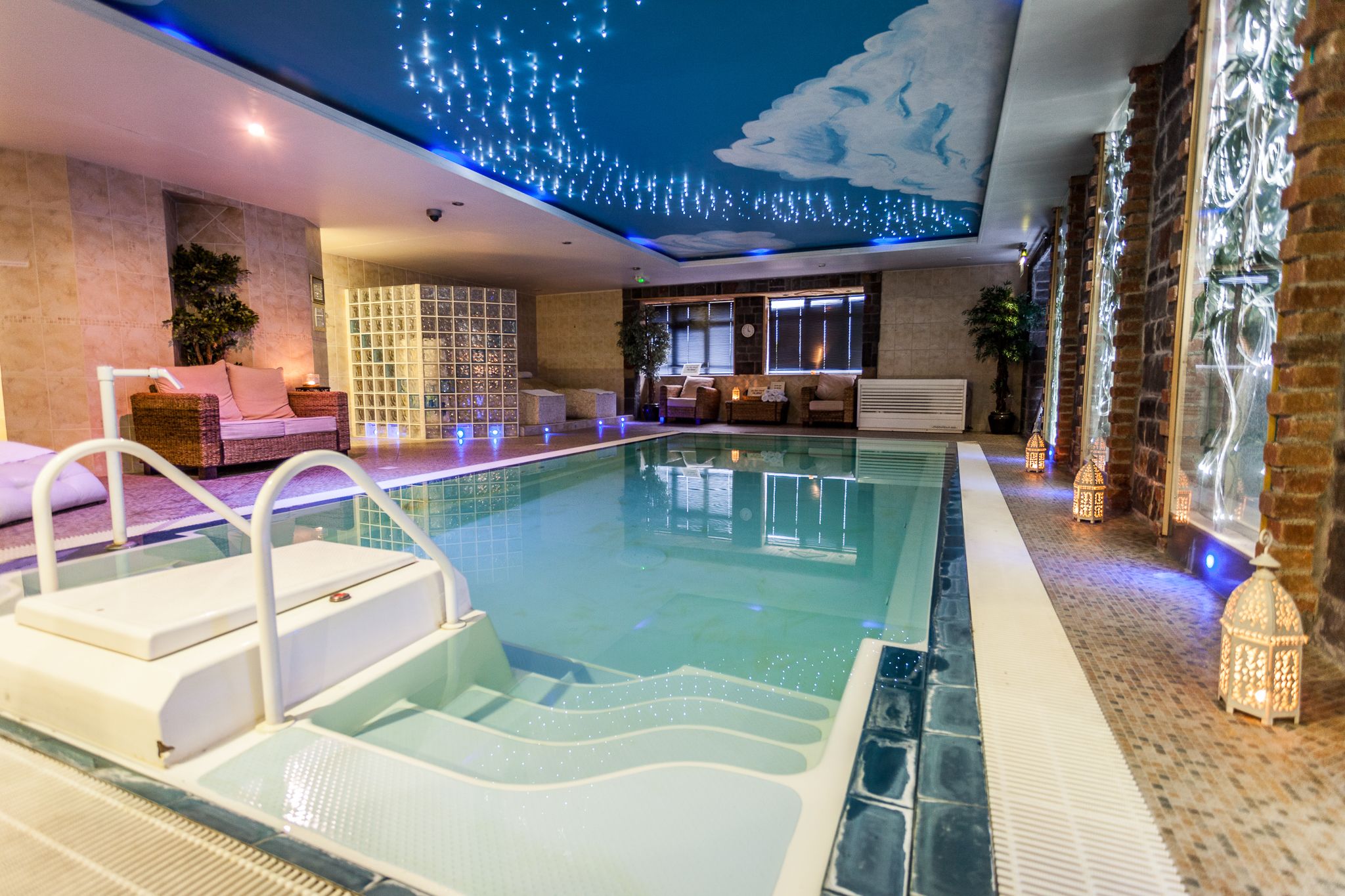 couples treatment room(s), sauna, hot tub, steam room, body treatments