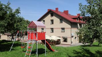 Children's play area - outdoor