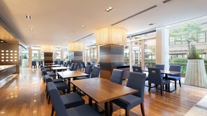 아침 식사, 점심 식사, 저녁 식사 제공, 현대식 유럽 요리