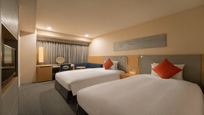 Superior Twin Room, Non Smoking | Desk, laptop workspace, blackout curtains, soundproofing - Hotel JAL City Kannai Yokohama (Yokohama)