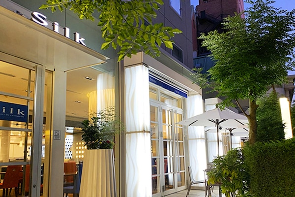 Breakfast, lunch, dinner served; Modern European cuisine