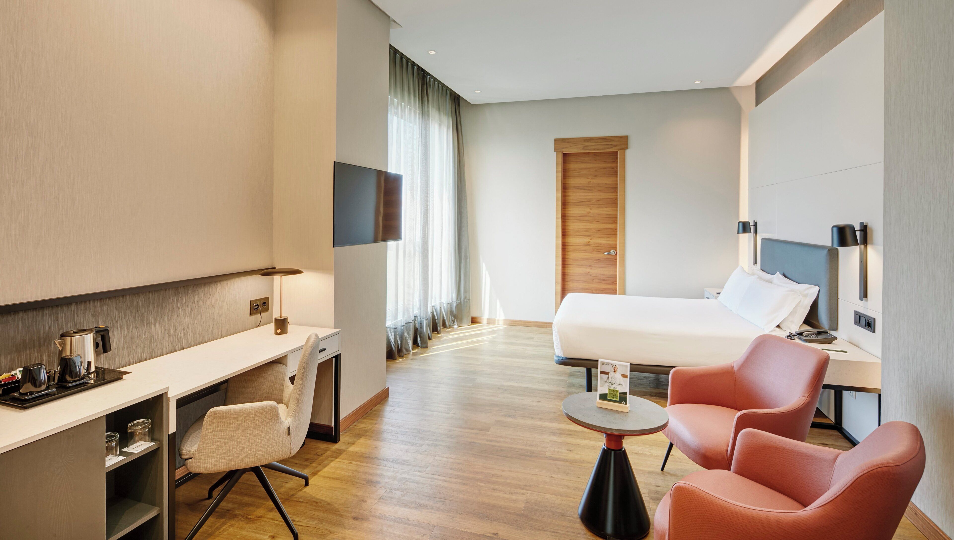 Phòng Superior | Bộ đồ giường cao cấp, chăn bông, minibar, két bảo mật tại phòng 
