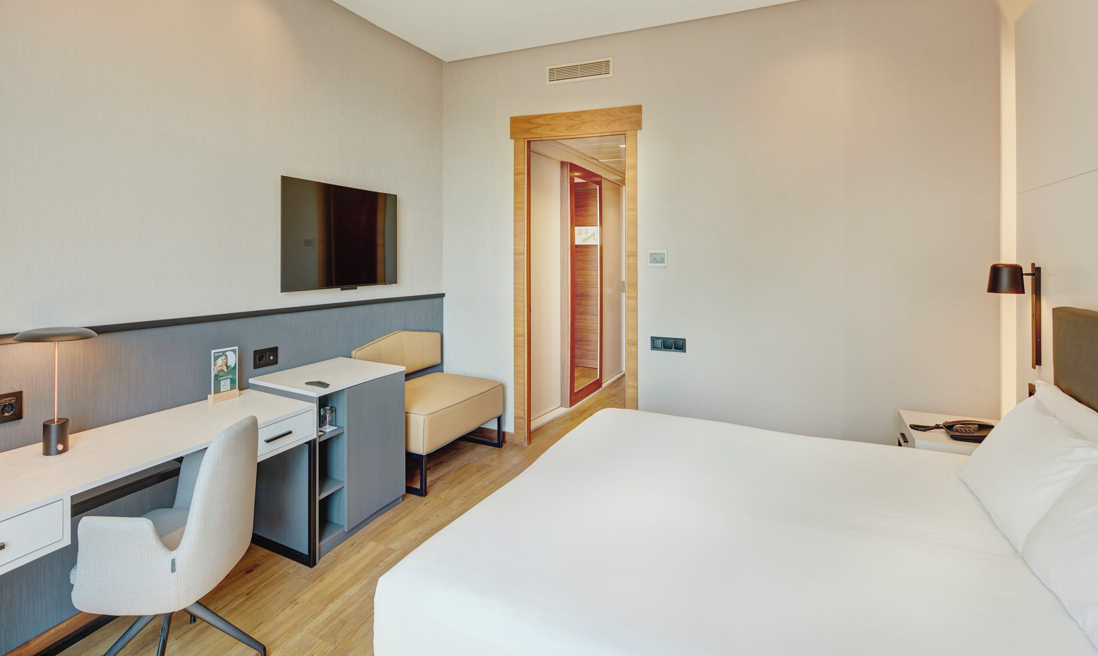 Classic Room | Premium bedding, down duvets, minibar, in-room safe