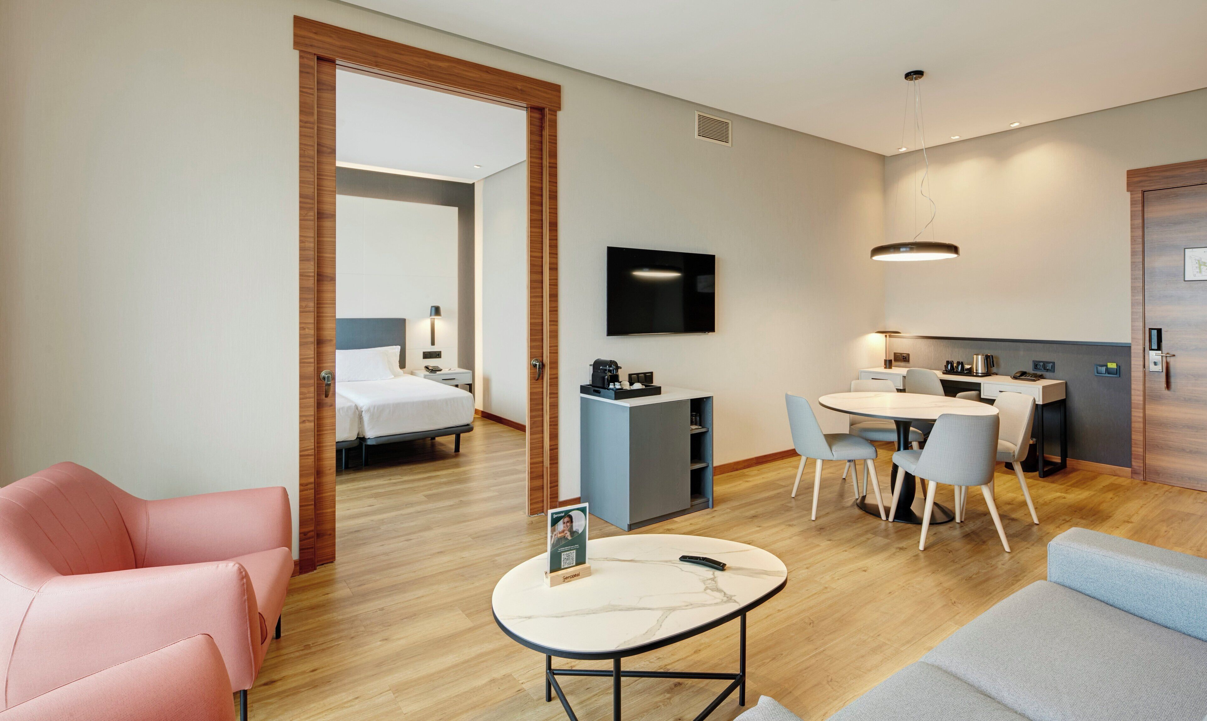 Premium bedding, down duvets, minibar, in-room safe