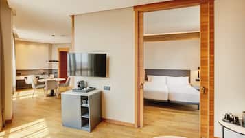 Junior Suite | Premium bedding, down duvets, minibar, in-room safe