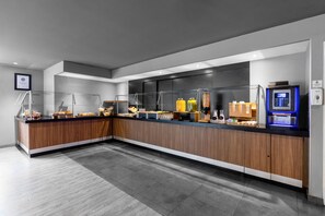 Petit déjeuner complet compris tous les jours