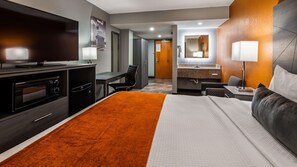 Premium bedding, pillowtop beds, desk, blackout drapes - Best Western Plus St. Augustine I-95 (St. Augustine)