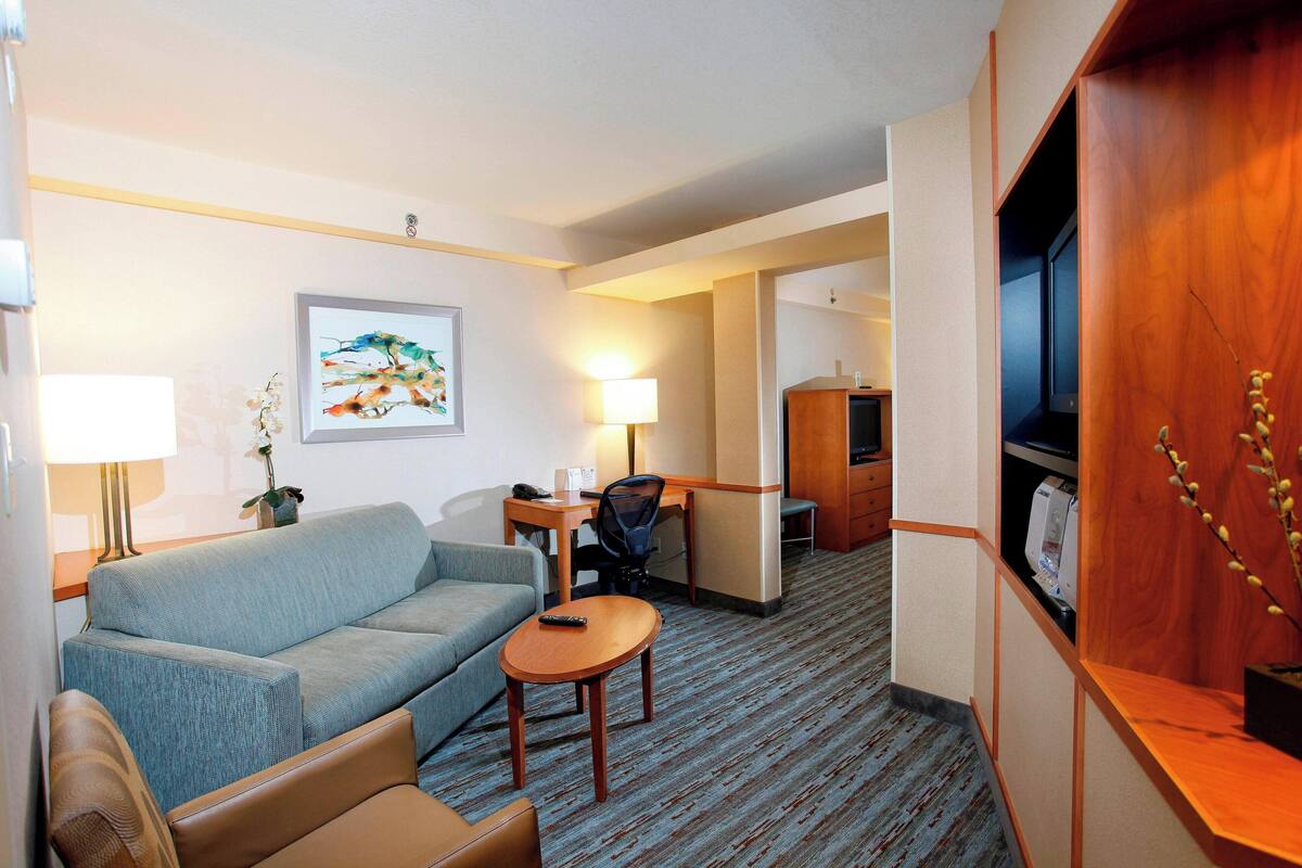 42-inch smart tv with cable channels, tv, netflix