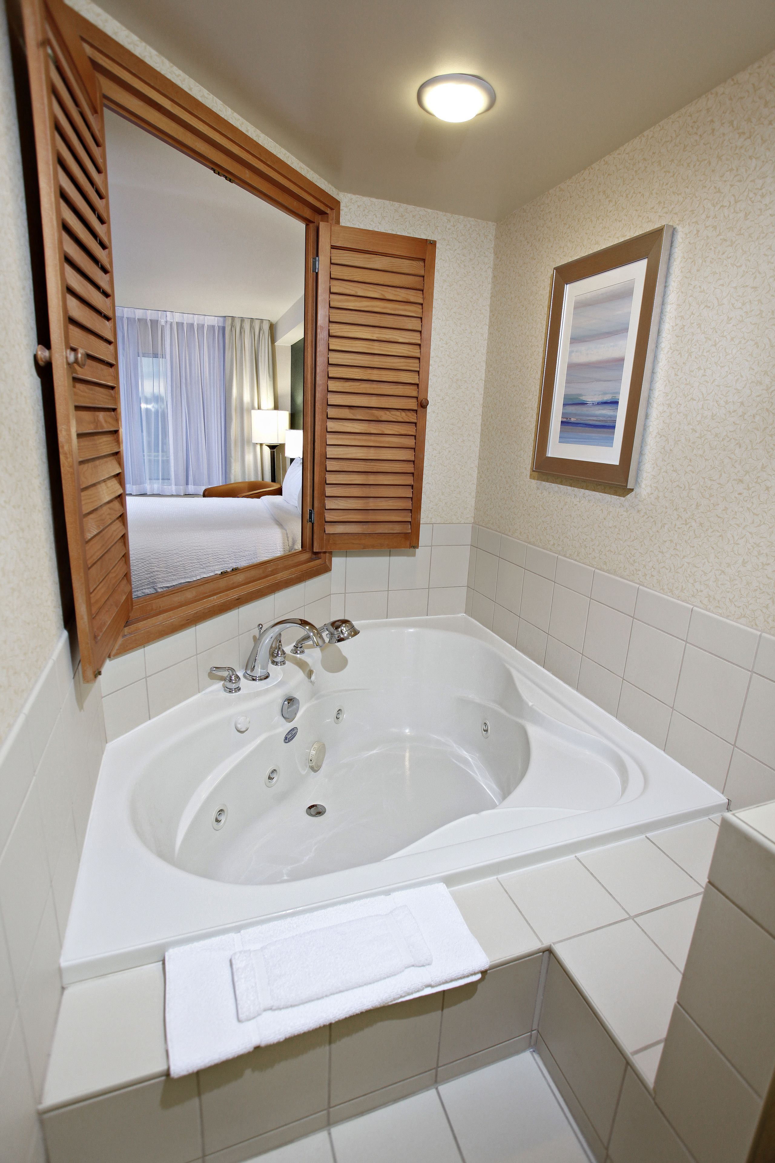 suite, 1 king bed | jetted bathtub