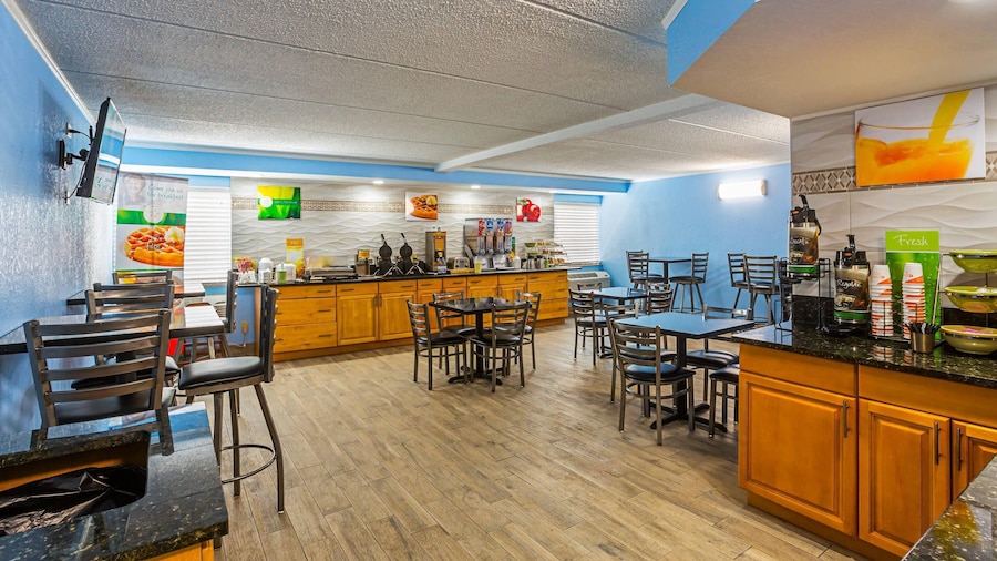 Quality Inn & Suites near Six Flags East