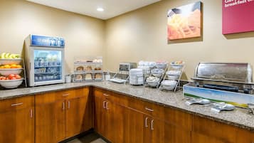 Free daily buffet breakfast