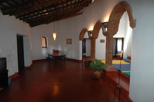 Hotel Laguna Anjuna, Goa