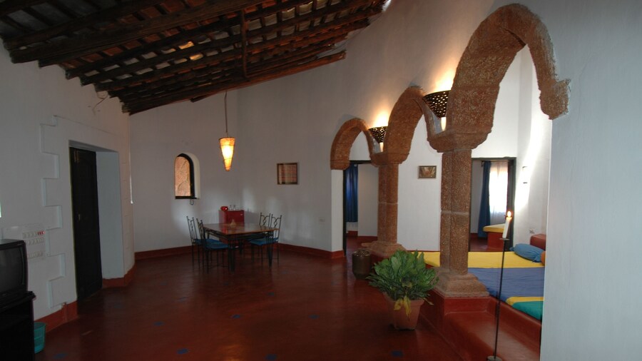 Hotel Laguna Anjuna, Goa