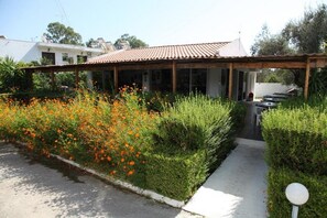 Exterior - Despina (Rhodes)
