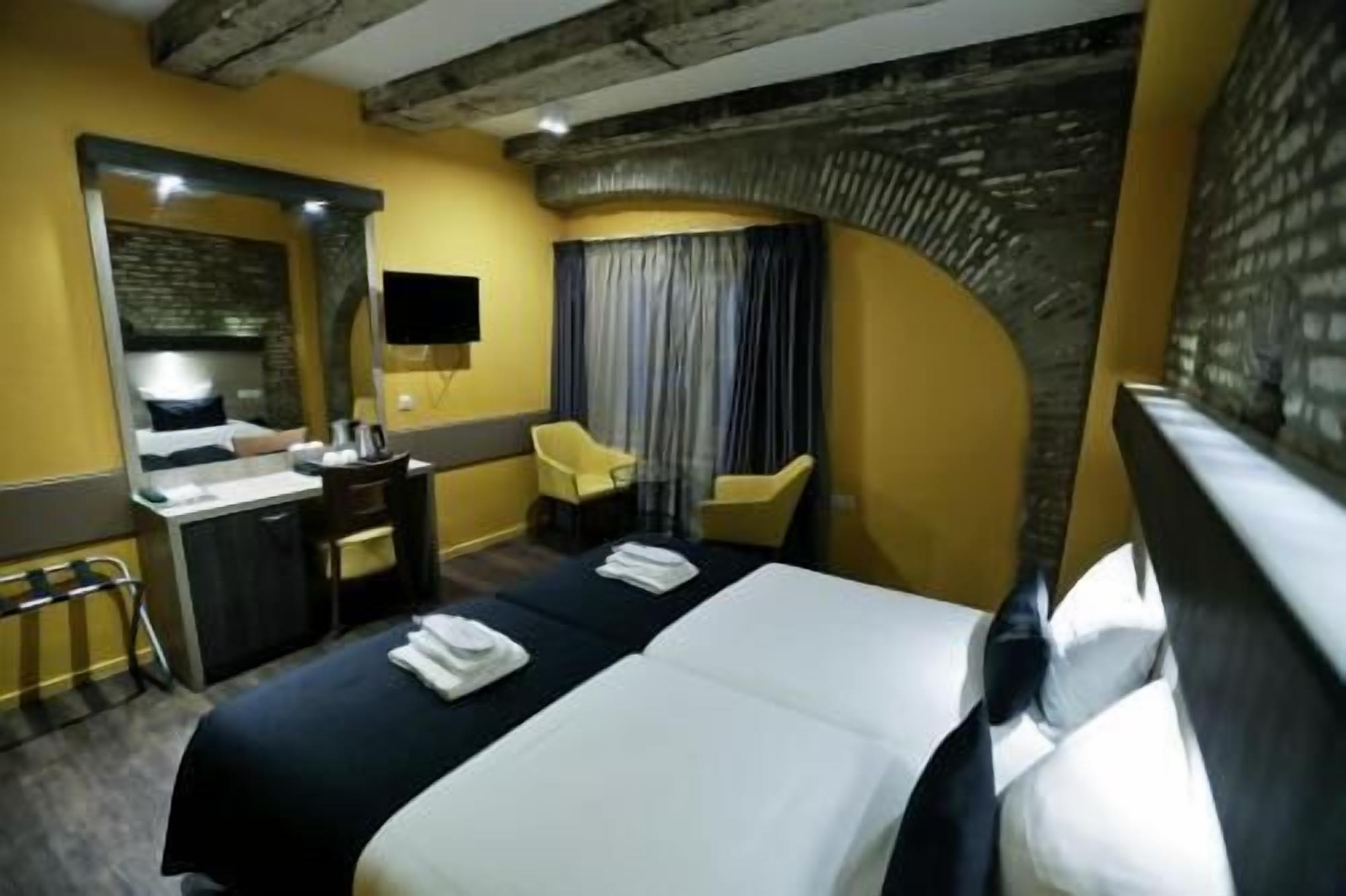 Két bảo mật tại phòng, bàn, truy cập Internet không dây miễn phí 