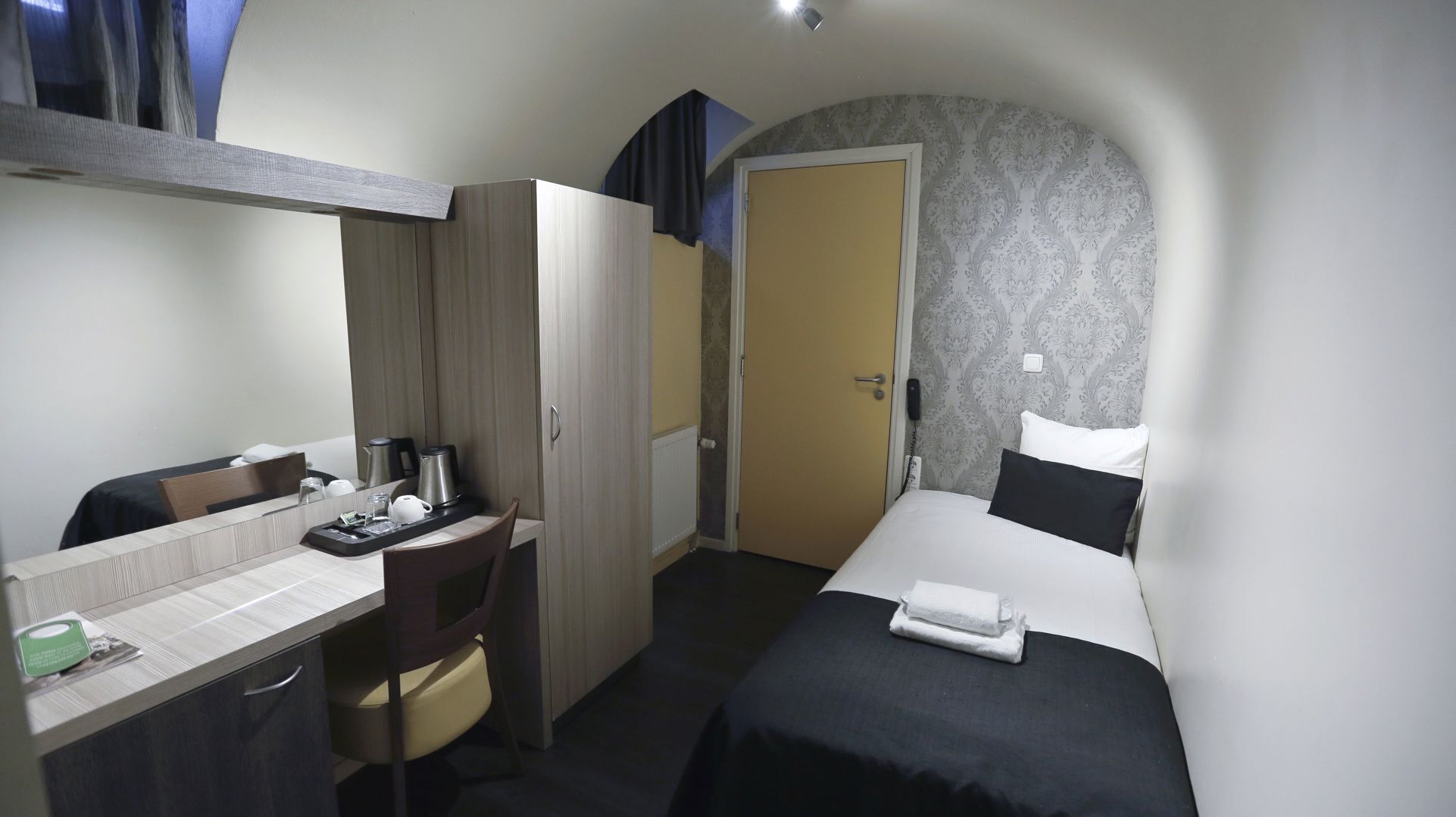 Két bảo mật tại phòng, bàn, truy cập Internet không dây miễn phí 