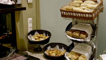 Free daily breakfast