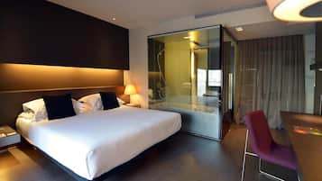 Executive | Minibar, in-room safe, desk, blackout drapes
