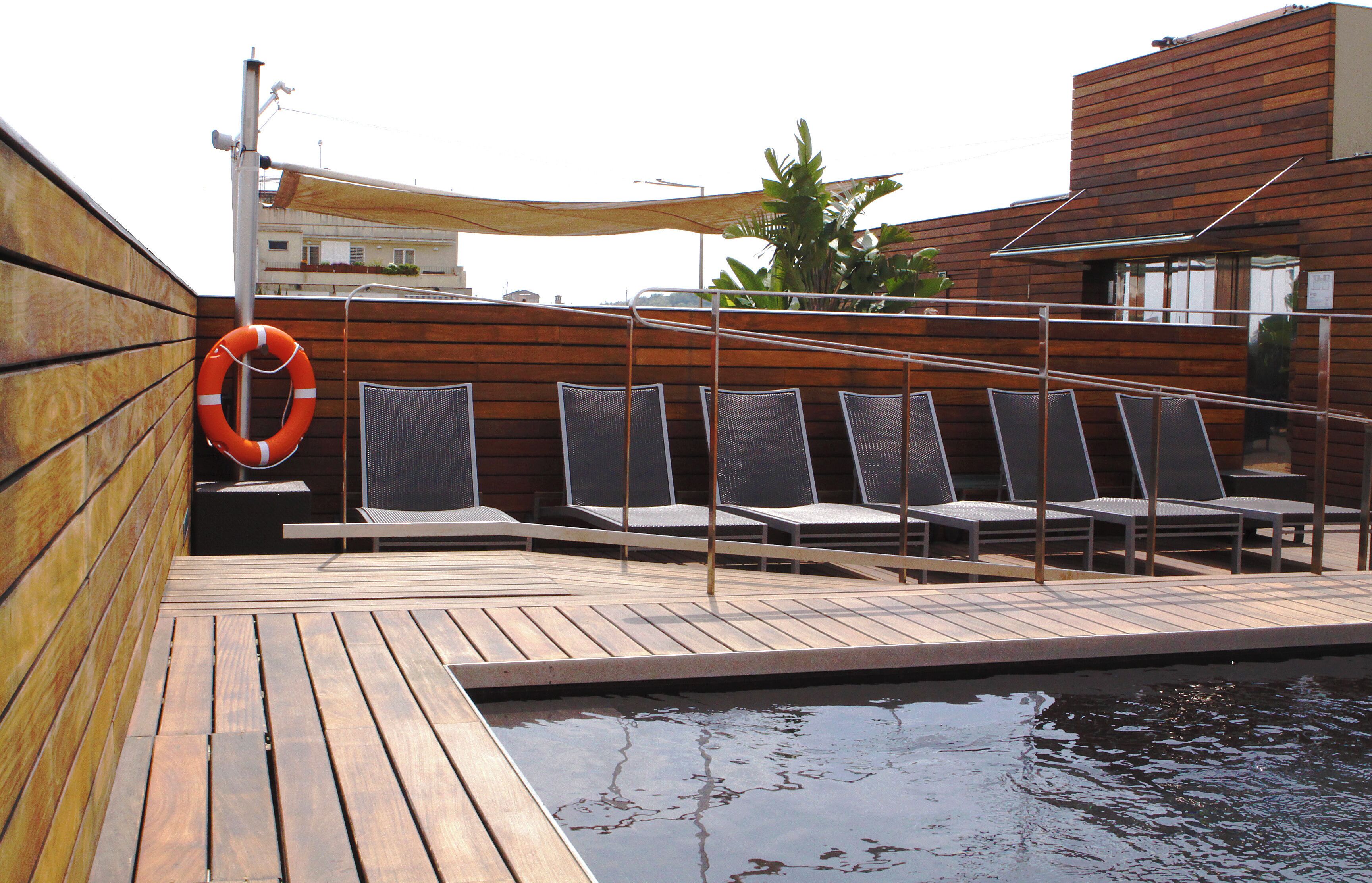 Seasonal outdoor pool, open 9:00 AM to 7:00 PM, sun loungers