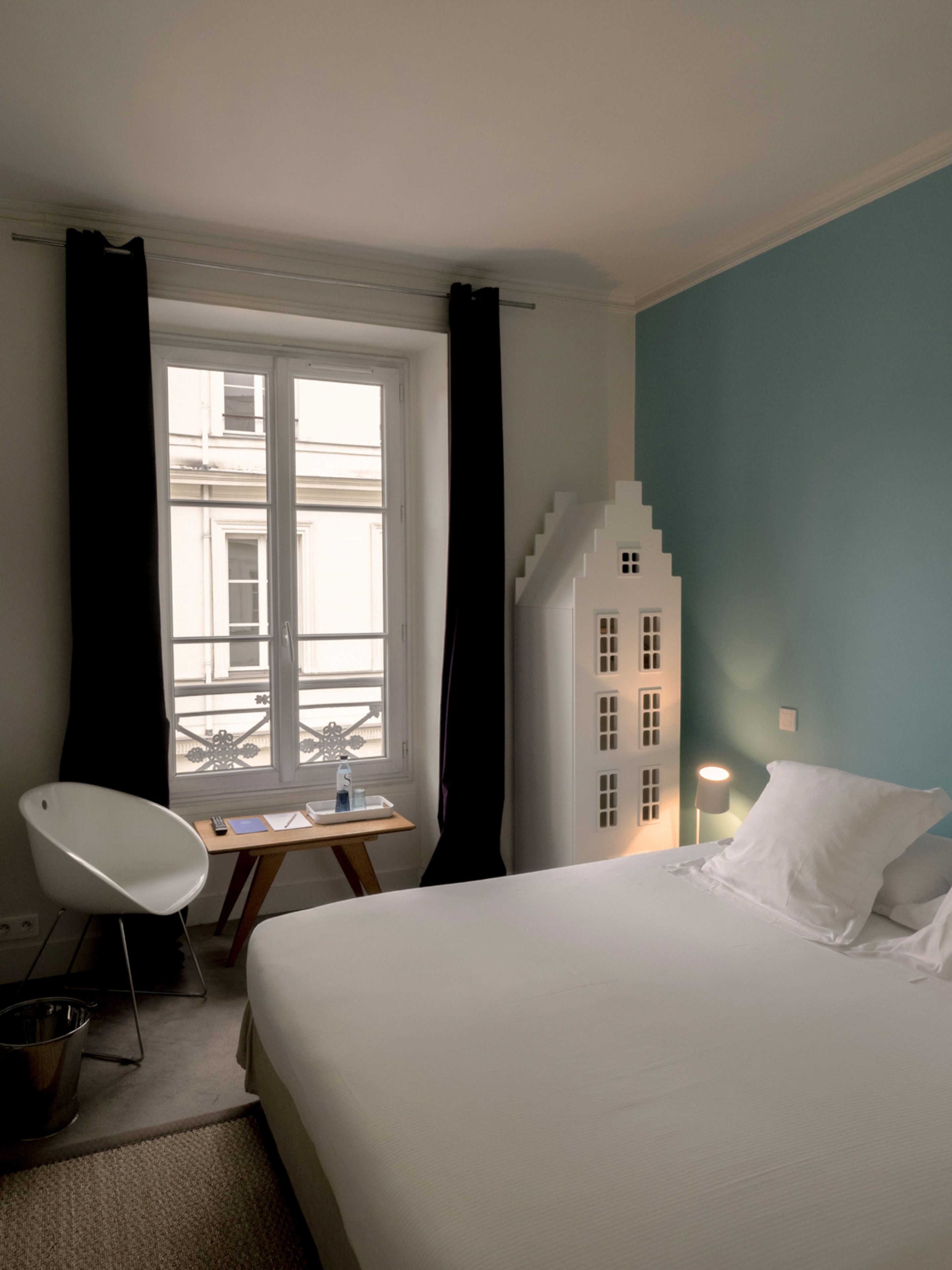 In-room safe, desk, soundproofing, iron/ironing board