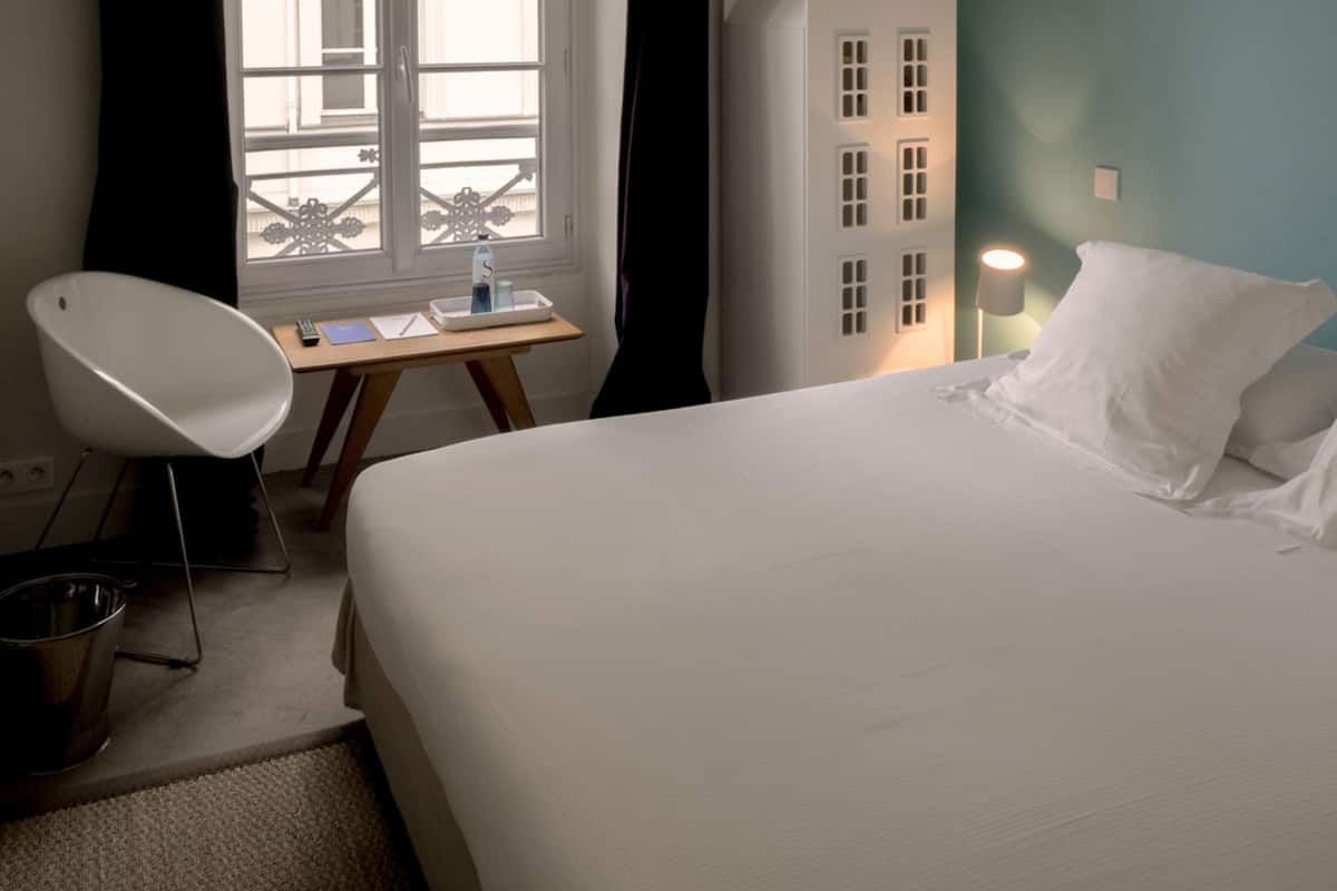 In-room safe, desk, soundproofing, iron/ironing board