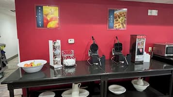 Tägliches inbegriffenes kontinentales Frühstück