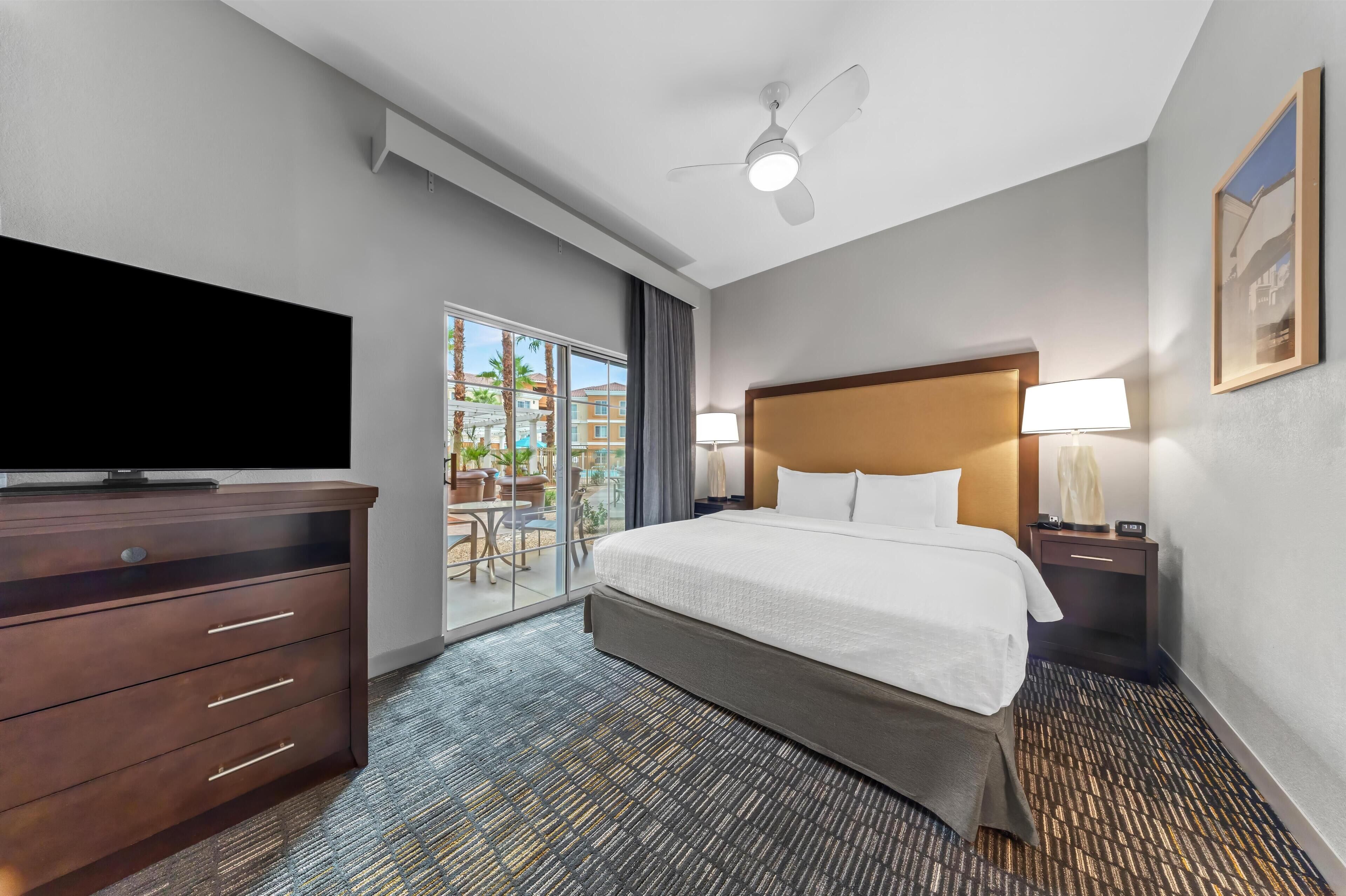 Studio, 1 King Bed, Non Smoking