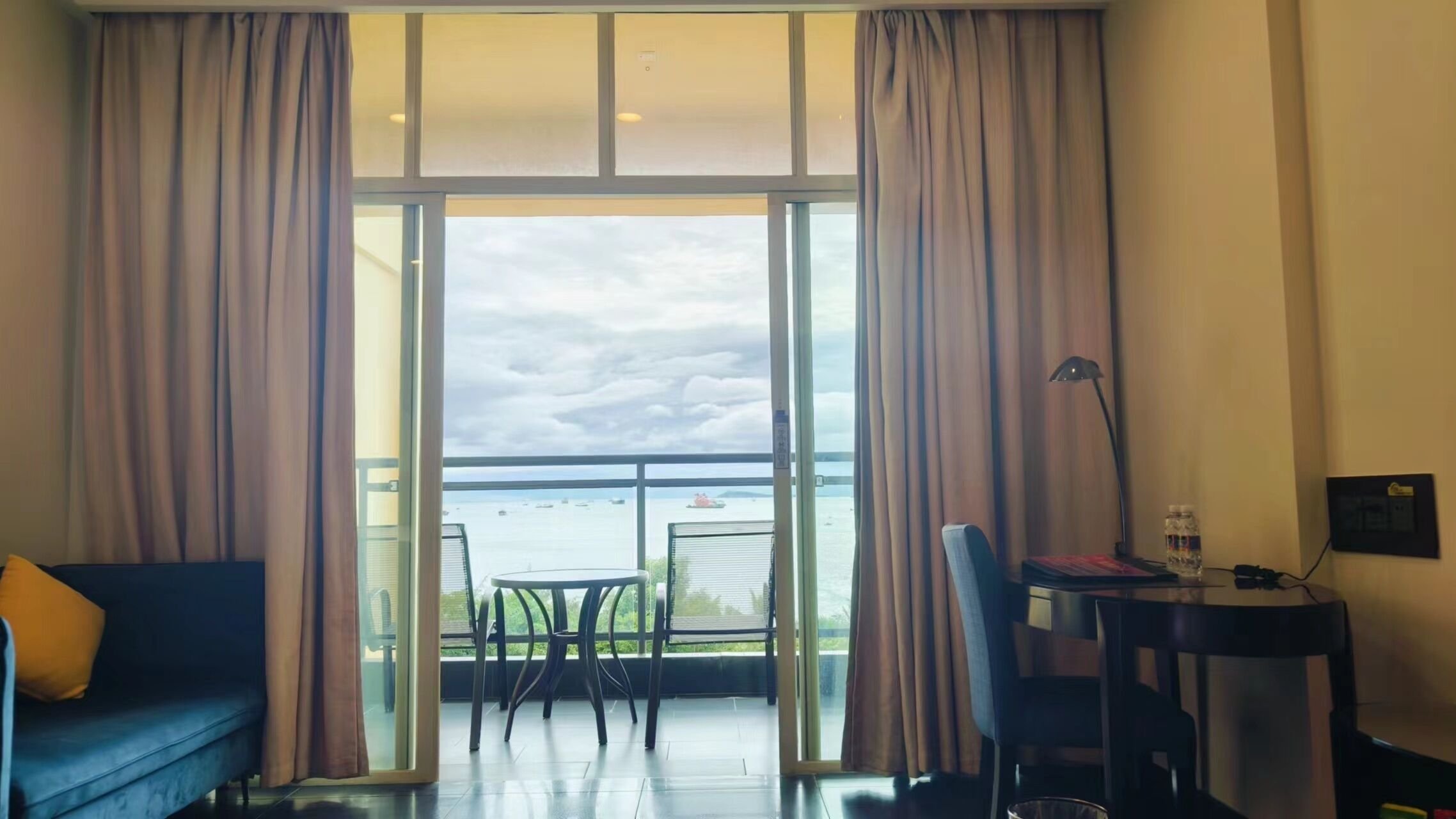 180 degree ocean double bed room | premium bedding, minibar, in-room safe, individually decorated