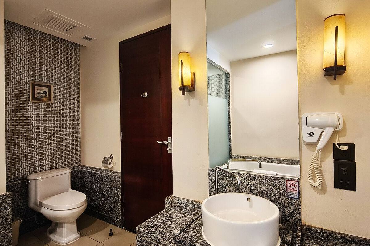 90 degrees sea view double bed room(sunshine) | bathroom | rainfall showerhead, free toiletries, hair dryer, bathrobes