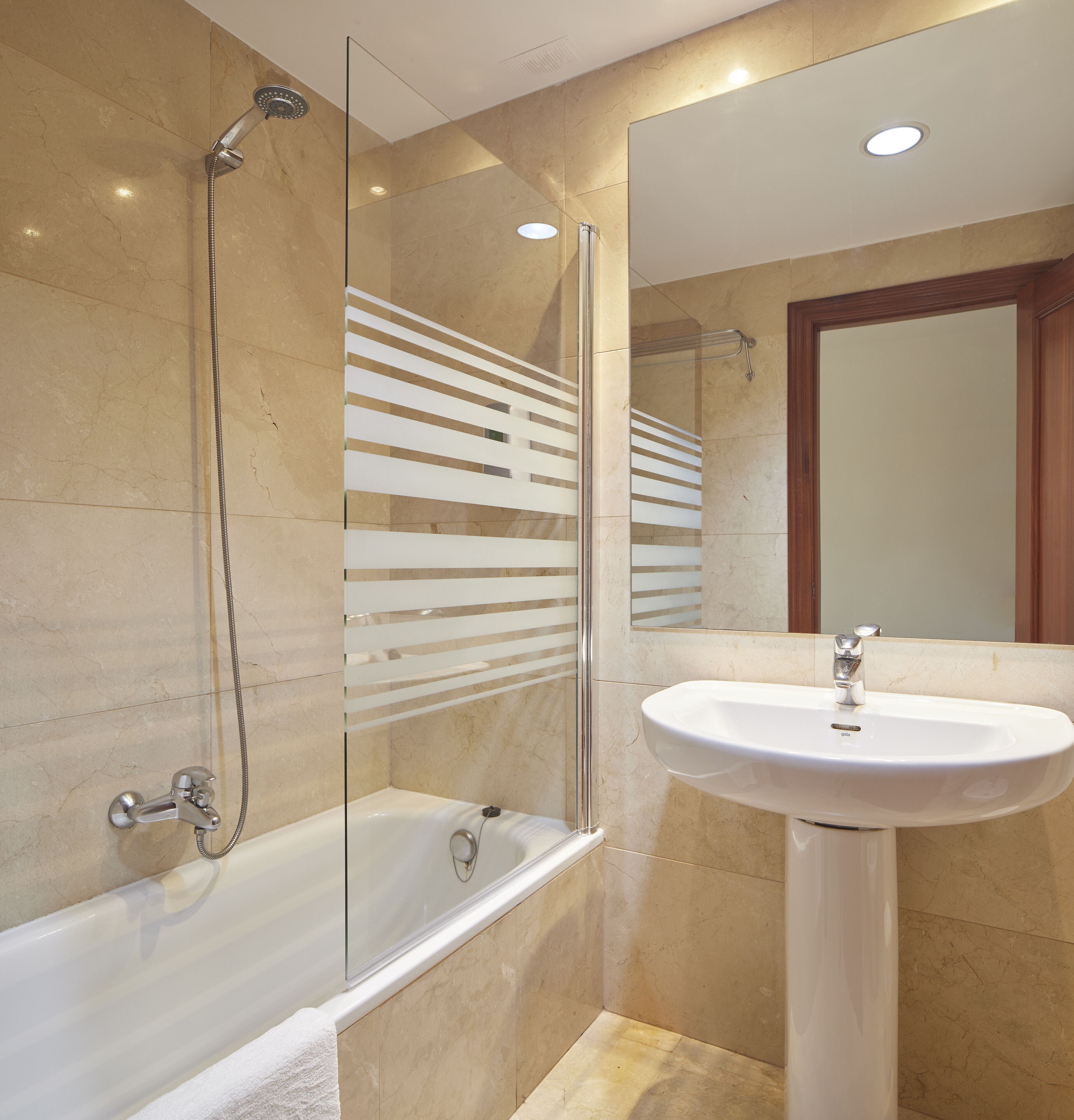 Photo - Iraipe Logroño Hotel