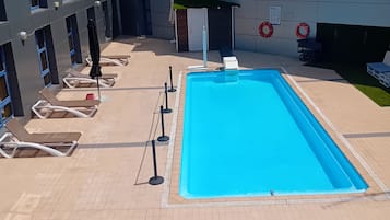 Piscine extérieure (ouverte en saison)