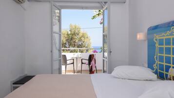 Kamar Standar, pemandangan laut | Brankas, tempat tidur bayi gratis, Wi-Fi gratis, dan seprai linen