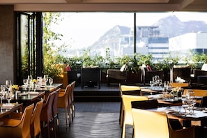 Serves lunch and brunch - Fraser Place Central Seoul (Seoul)
