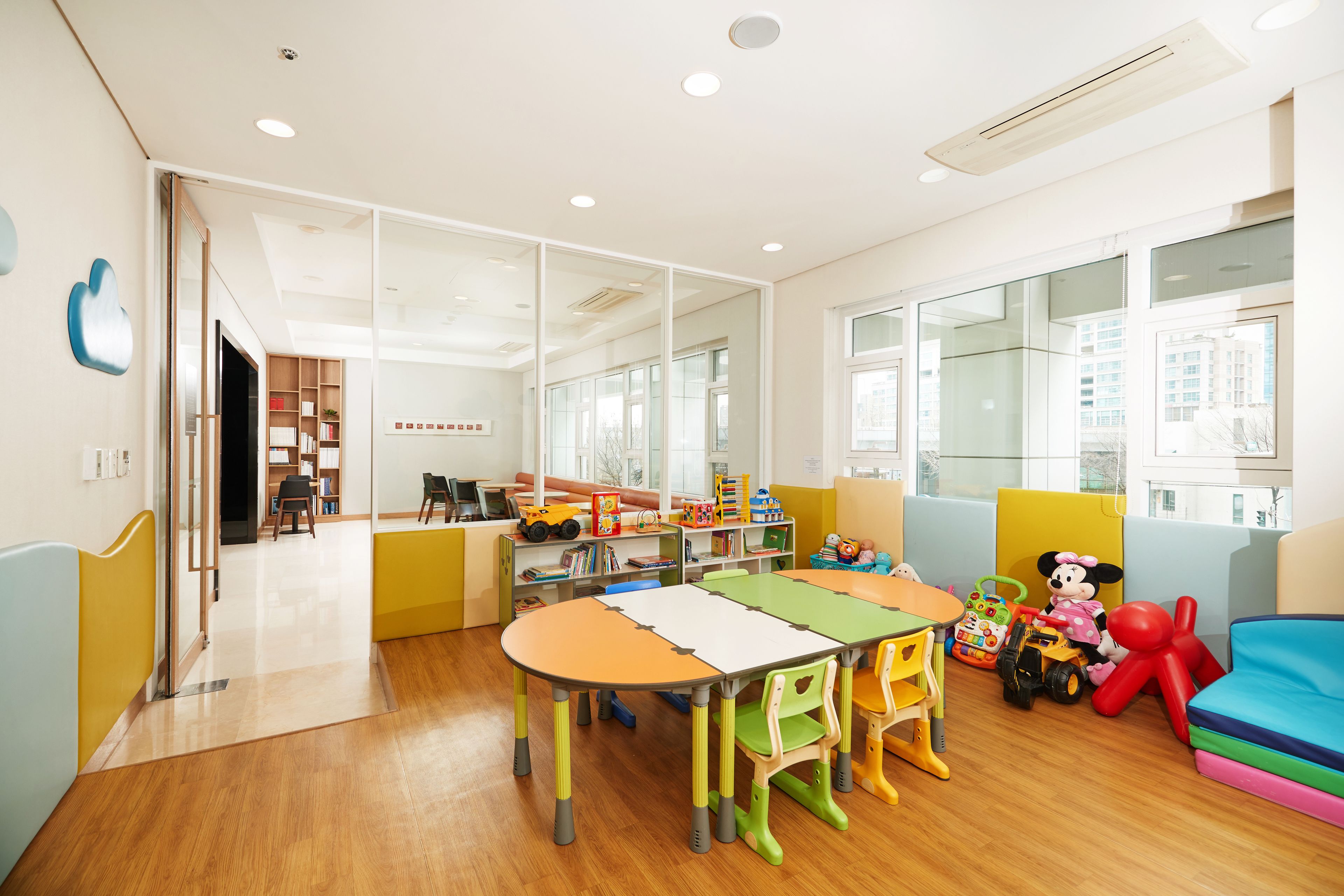 Área de juegos infantiles bajo techo