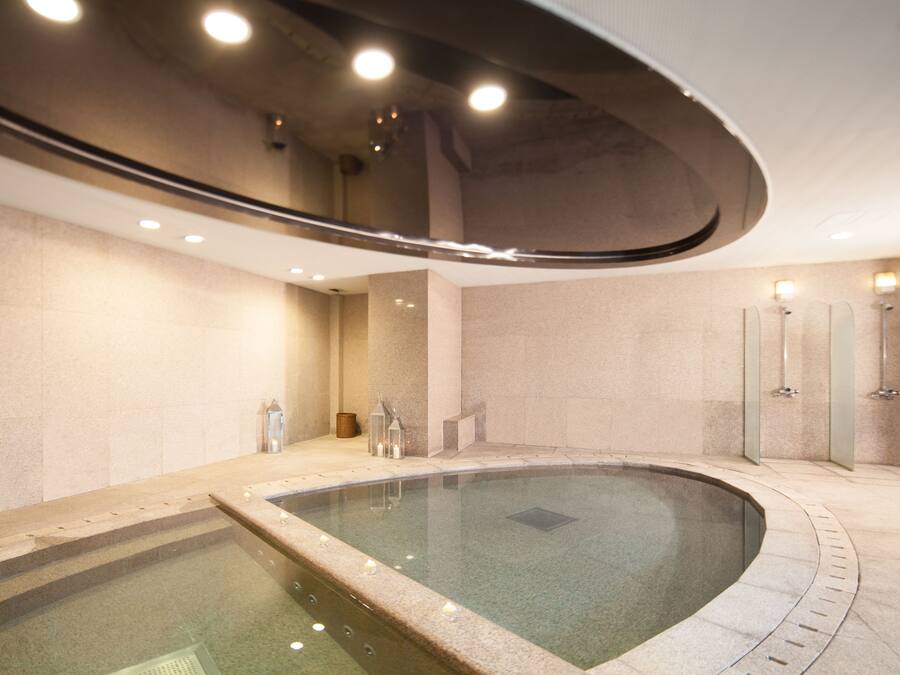 室內 SPA 浴池