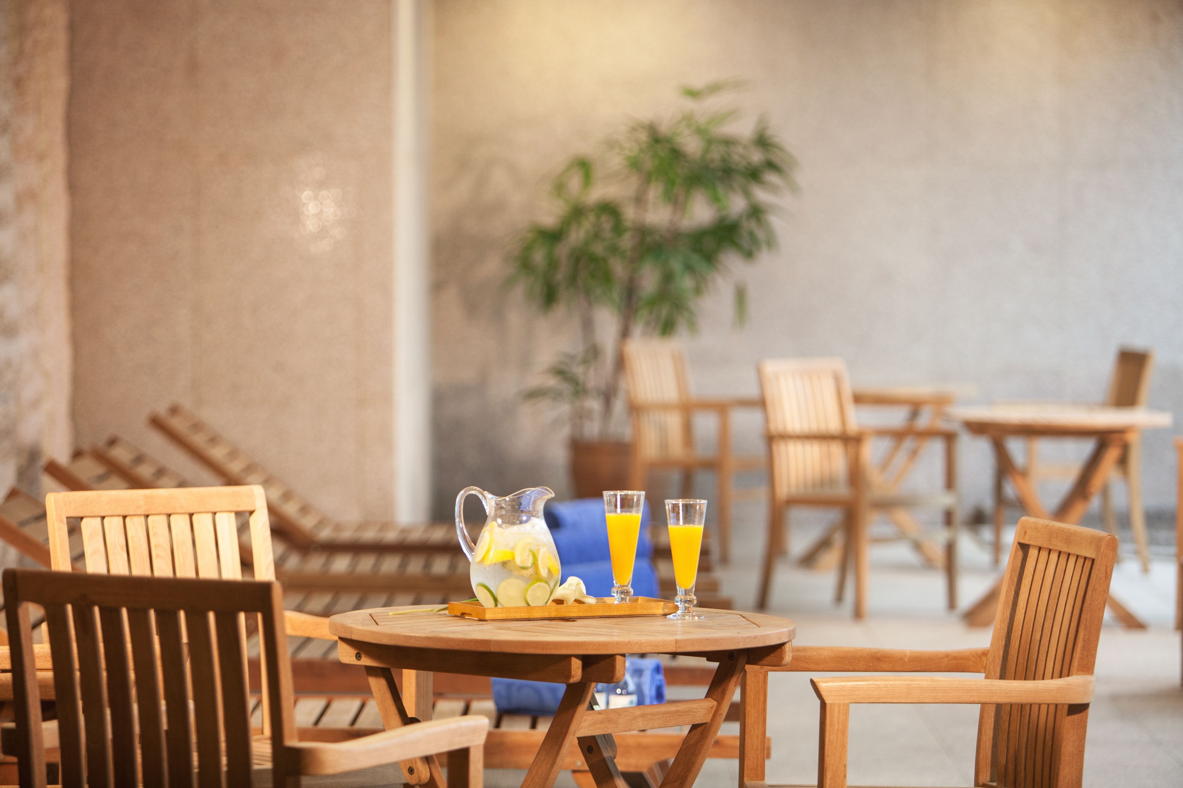 indoor pool, open 6:00 am to 9:30 pm, pool loungers