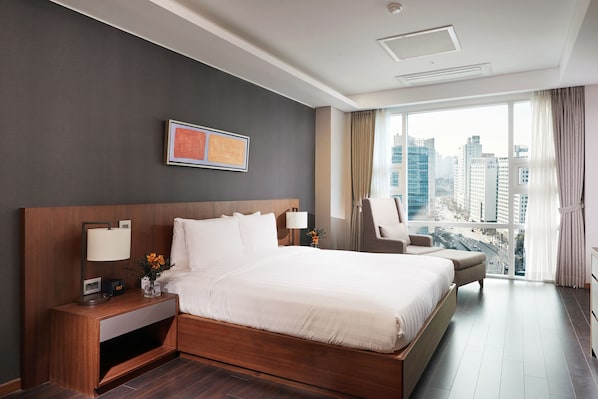 1 chambre, coffres-forts dans les chambres, bureau, rideaux occultants